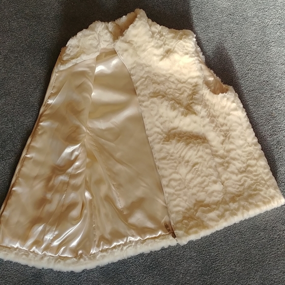 Coldwater Creek Faux Fur Vest Medium - Picture 4 of 4